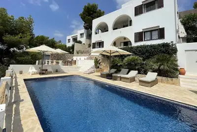 Image de Villa en bord de mer avec grande piscine, vue imprenable, climatisation, wifi