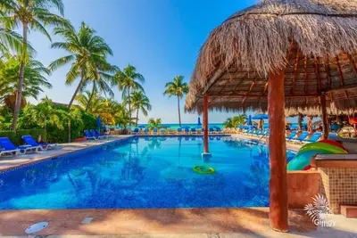 Image de Deluxe Beachfront condo rez de chaussée n ° 6 à Nautibeach