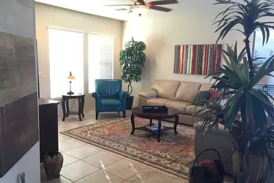 Image de Belle Bungalow - Votre Home Away From Home!