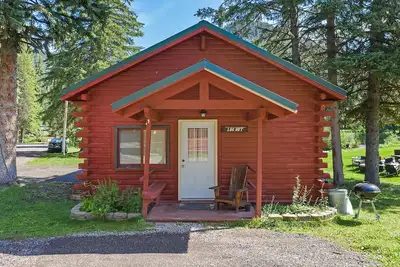 Image de Log Cabin sur Spearfish Creek près de Pêche Chemins de randonnées Vtt