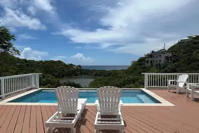 Image de Pura Vida: Confidentialité et Isolement - 1. 5 acres dans Chocolate Hole - Great Ocean View