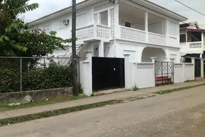 Image de Droit Au Milieu De Tout L'Action Dans Le Vieux Pg Par La Mer