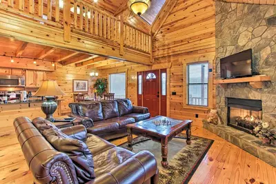 Image de Nouveau! Cabine en bordure du parc national Smoky Mountain!