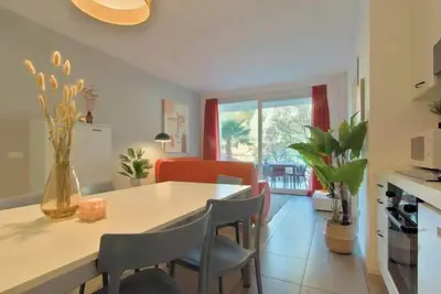 Image de Stylish, modern apartment with pool, jacuzzi, Wifi, private balcony