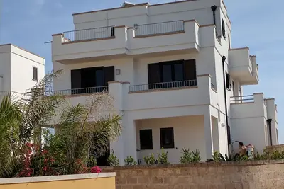 Image de Villa de charme sur trois étages avec air conditionné, wifi, jardin, parking