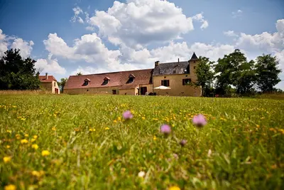 Image de Belle maison avec grande Guesthouse, piscine et 4 hectares de terrain