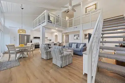 Image de SeaPines, Promenade à la plage, Vue directe sur le golf, Animaux acceptés, Vélos et tennis gratuits