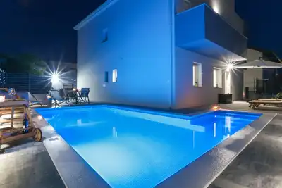 Image de Appartements Villa De Luxe Ma&Ro, avec piscine chauffée en bord de mer