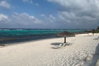 Image de Cayman Kai, Rum Point; Condo pittoresque en bord de mer avec une belle plage privée