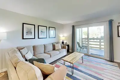 Image de Vues sur l'eau - Piscines - Courts de tennis