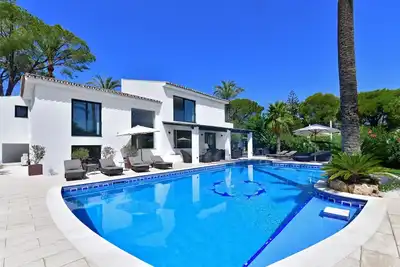 Villa familiale moderne avec 5 chambres
