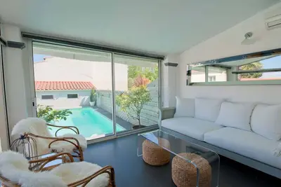 Image de Narbonne central avec piscine d'eau salée et familial, emplacement!