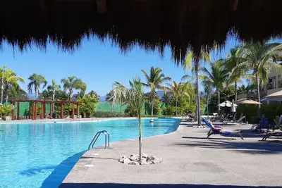 Image de Exécutif 2 chambres, 2 salles de bains dans la communauté de golf fermée d'El Tigre, à quelques pas de la plage