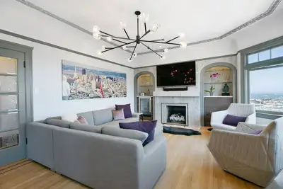 Image de Luxe Brand New Penthouse 2 chambres 2 salles de bain w / bureau