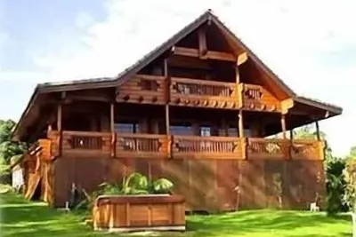 Image de Chalet scandinave, Vue sur l'océan, Tropical, Maison entière, Roi, Jacuzzi, Permis