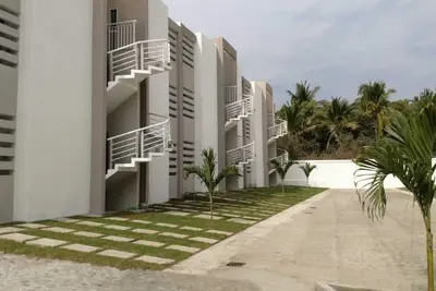 Image de Depa alberca y wifi Manzanillo / Superbe unité en toute sécurité, à 5 min à pied de la plage.