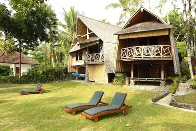 Image de Cozy 2 Br Villa en bois