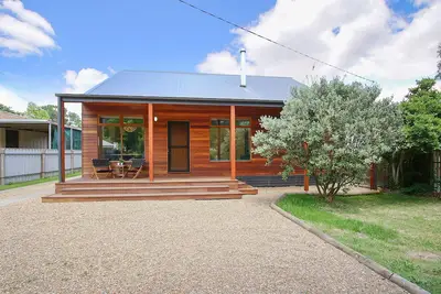 Image de Avez-vous vu la maison en bois sur Delany?