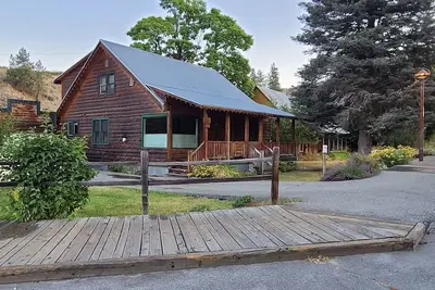 Image de Juste sur la promenade Old Western à Down Winthrop, Wa - 5 chambres pour 10 personnes
