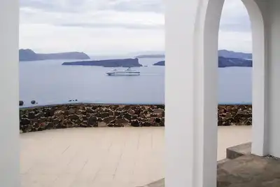 Image de Studio Santorini Akrotiri, piscine partagée et vue 2