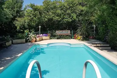 La Garde 83 between Sea and Mountain F2 in ground floor Villa / private swimming pool. . .