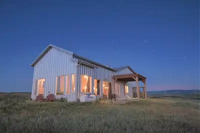 Image de 100 acres de rêve. Vues à 100 milles. Ciel de nuit.
