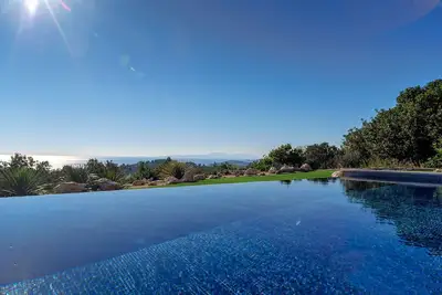 Image de Villa de luxe avec piscine à débordement Pelagos dans la ville de Hvar
