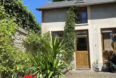 Image de Lovely Lodge & Coach maisons sur le terrain d'une villa C19th. Idéal Giverny / Paris