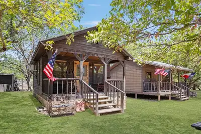 Image de Double U Barr Ranch Cowboy Cabin