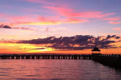 Image de Beau condo mis à jour sur la baie de Fort Pond - Retraite D'Hiver Paisible