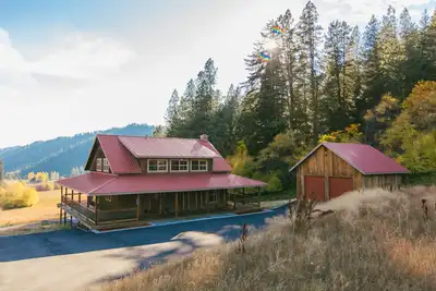 Image de Accueil personnalisé avec de belles vues sur la vallée - 5 acres - Spa privatif