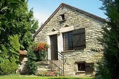 Image de Romantic 200 yr old cottage in Burgundy