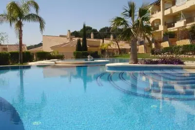 Image de Appartement dans résidence avec accès direct à une magnifique piscine, plage 200m