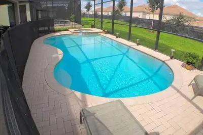 Image de Villa de luxe avec 6 chambres et 4 salles de bain à Windsor Hills Resort