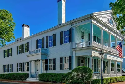 Image de Edgartown Captain's Home - Luxury - Location \"Expérience unique dans une vie\" 5 *