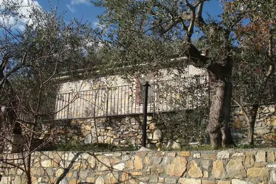 Image de Petite maison avec piscine en campagne a 15 km de la mer