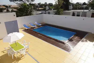 Image de Charmante villa avec piscine d'eau de mer et à proximité de la mer
