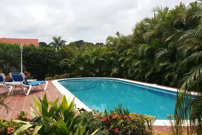Image de Villa centre ville dans résidence fermée, piscine privée, invitez tout le monde à tout moment!