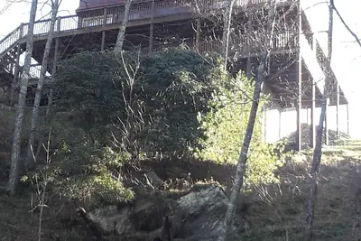 Image de Chalet de montagne situé dans une communauté fermée, à distance de marche de la rivière.