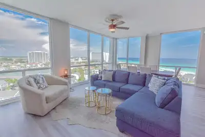 Image de Penthouse 3 chambres avec une vue incroyable sur Destin!