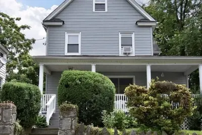 Image de Le magnifique HillSide Cottage vous attend! Très bien situé et proche de la ville de New York!