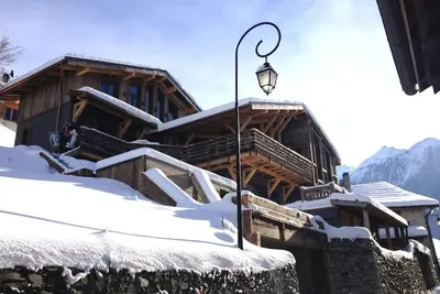 Image de Chalet luxe 14 pers 6 chambres 6 sdb piscine intérieure privative sauna terrasse