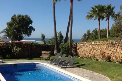 Image de Casita avec piscine et vue sur la mer près de Sotogrande / Duquesa