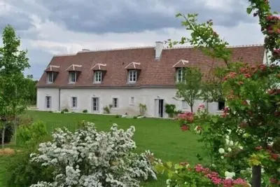 Grande longère, charme et  confort, 15 personnes, piscine priv. , prox Loches