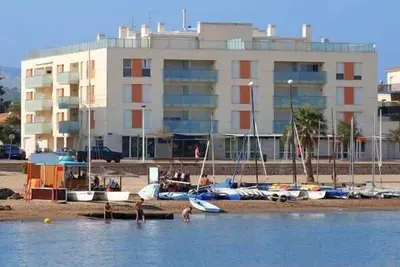 Image de Appartement Voromar, Lovely Sea Front Apartment