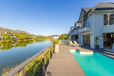 Image de Nouveau Pool House exquis sur Pearl Valley Golf Estate - sécurisé et exclusif