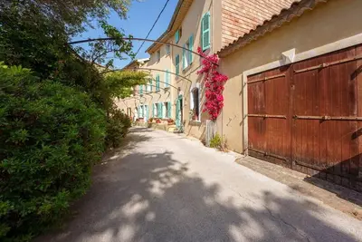 Image de proche Sanary sur Mer, beau logement atypique dans Bastide Xvii calme + terrasse