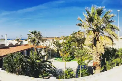 Image de Villa indépendante et charmante pour 8 personnes à 100 mètres de la mer