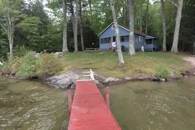 Image de Cottage rustique sur le lac Winnisquam