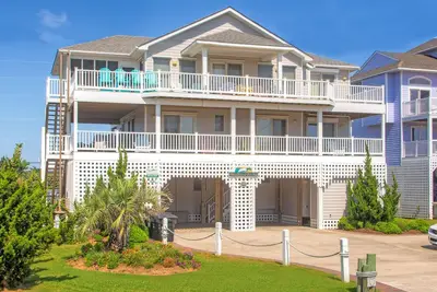 Image de Hatteras Island Escape - Piscine, bain à remous, salle de jeux, ascenseur pour bagages, accès facile à la plage